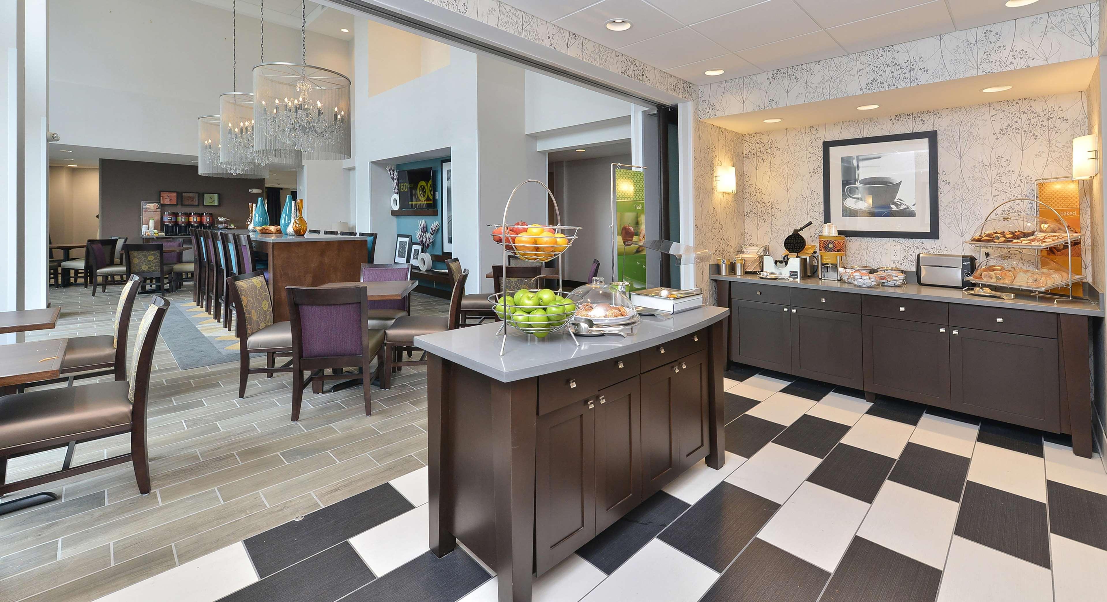 Hampton Inn & Suites Des Moines Downtown Zewnętrze zdjęcie